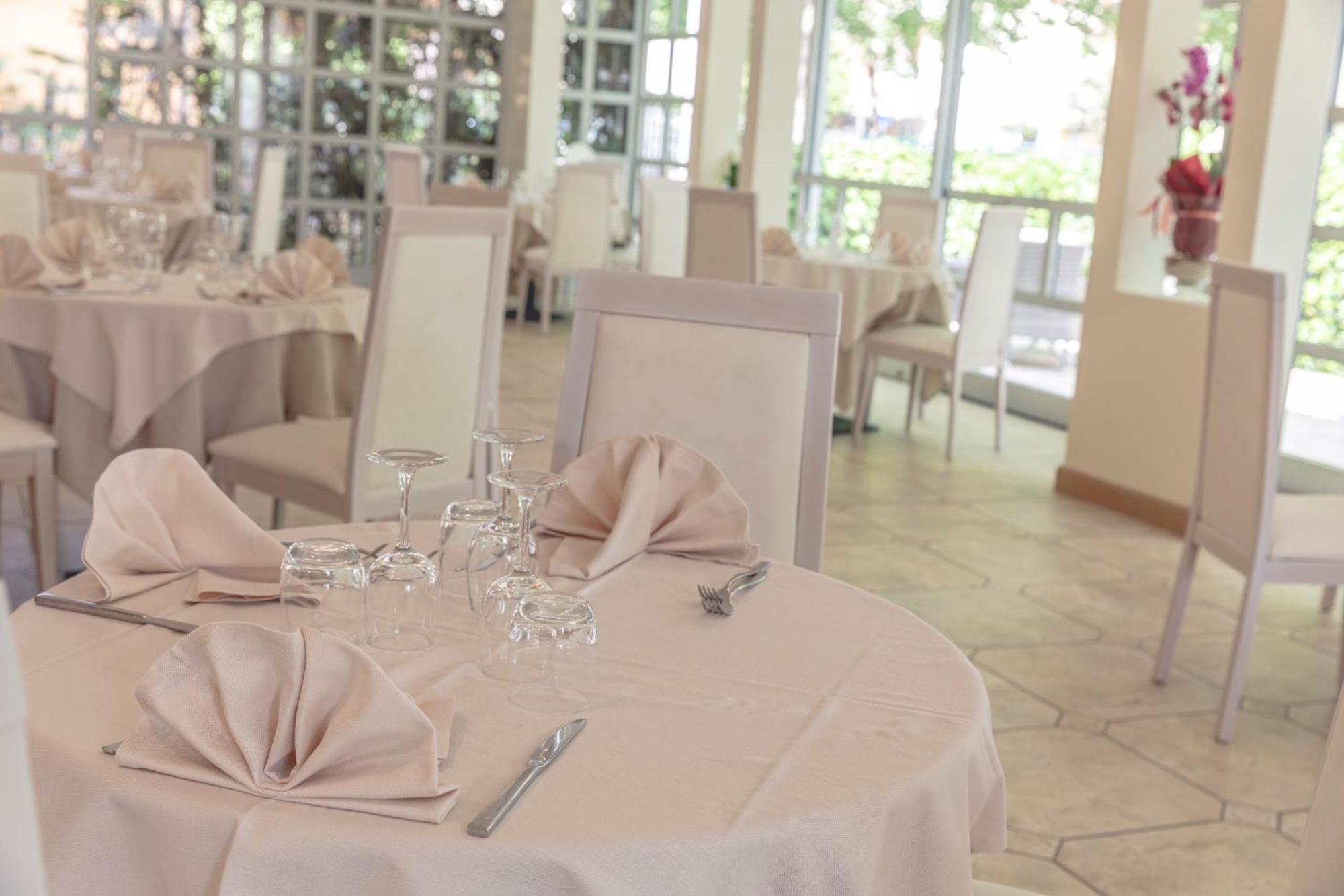 Hotel Athena Cervia Exterior photo