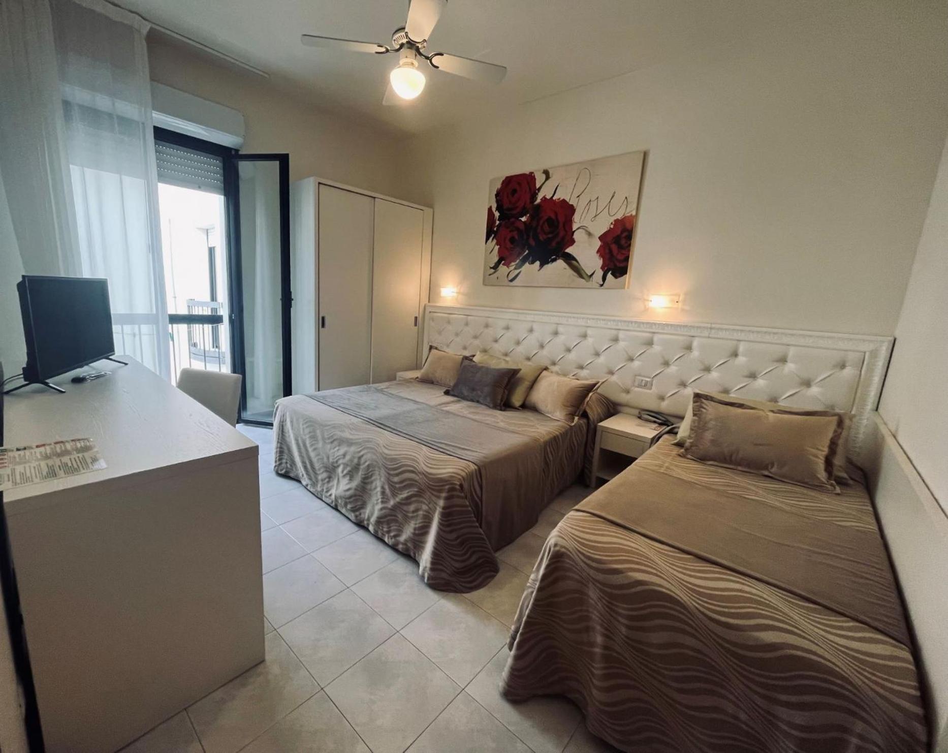 Hotel Athena Cervia Exterior photo