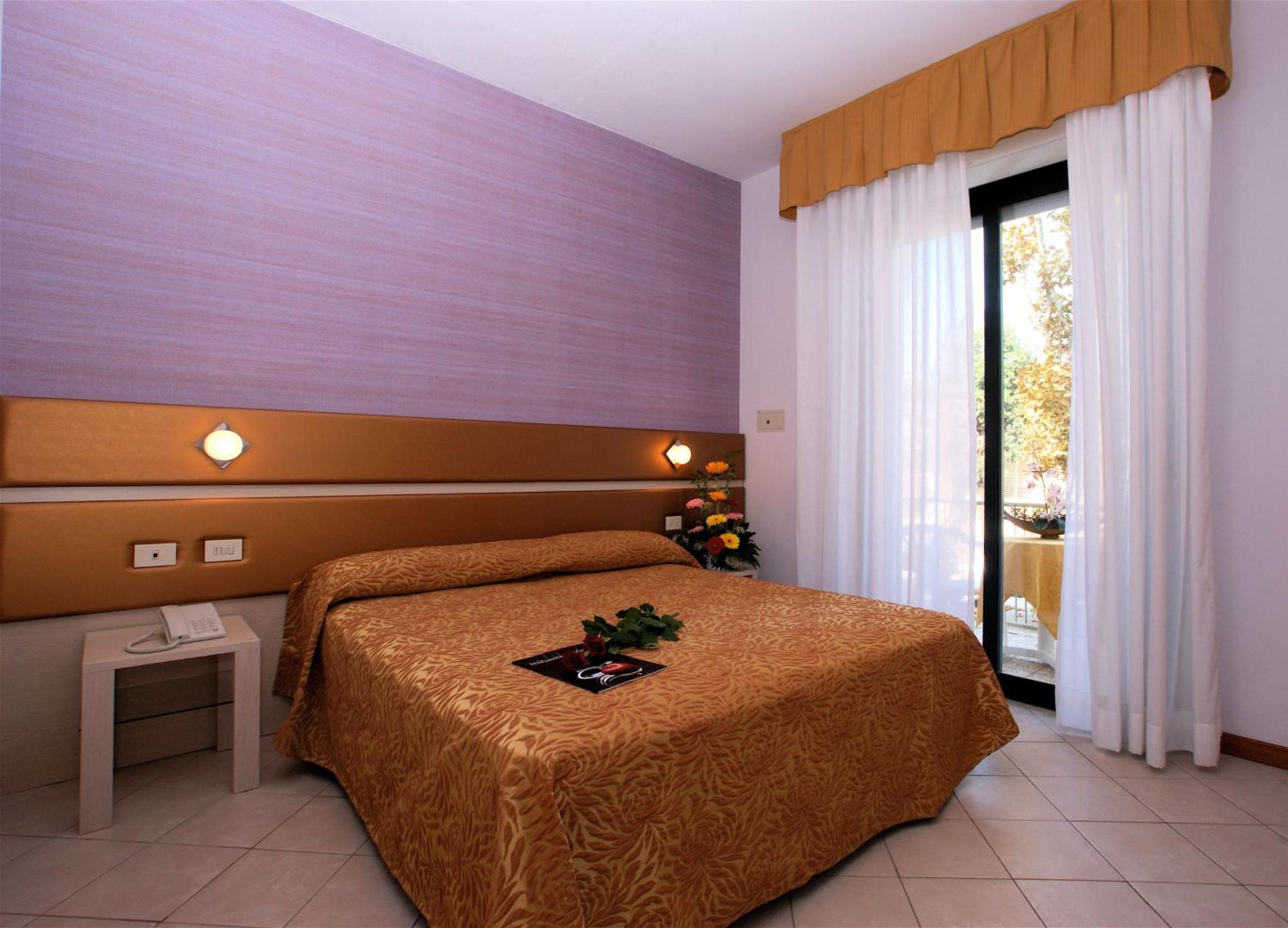 Hotel Athena Cervia Exterior photo