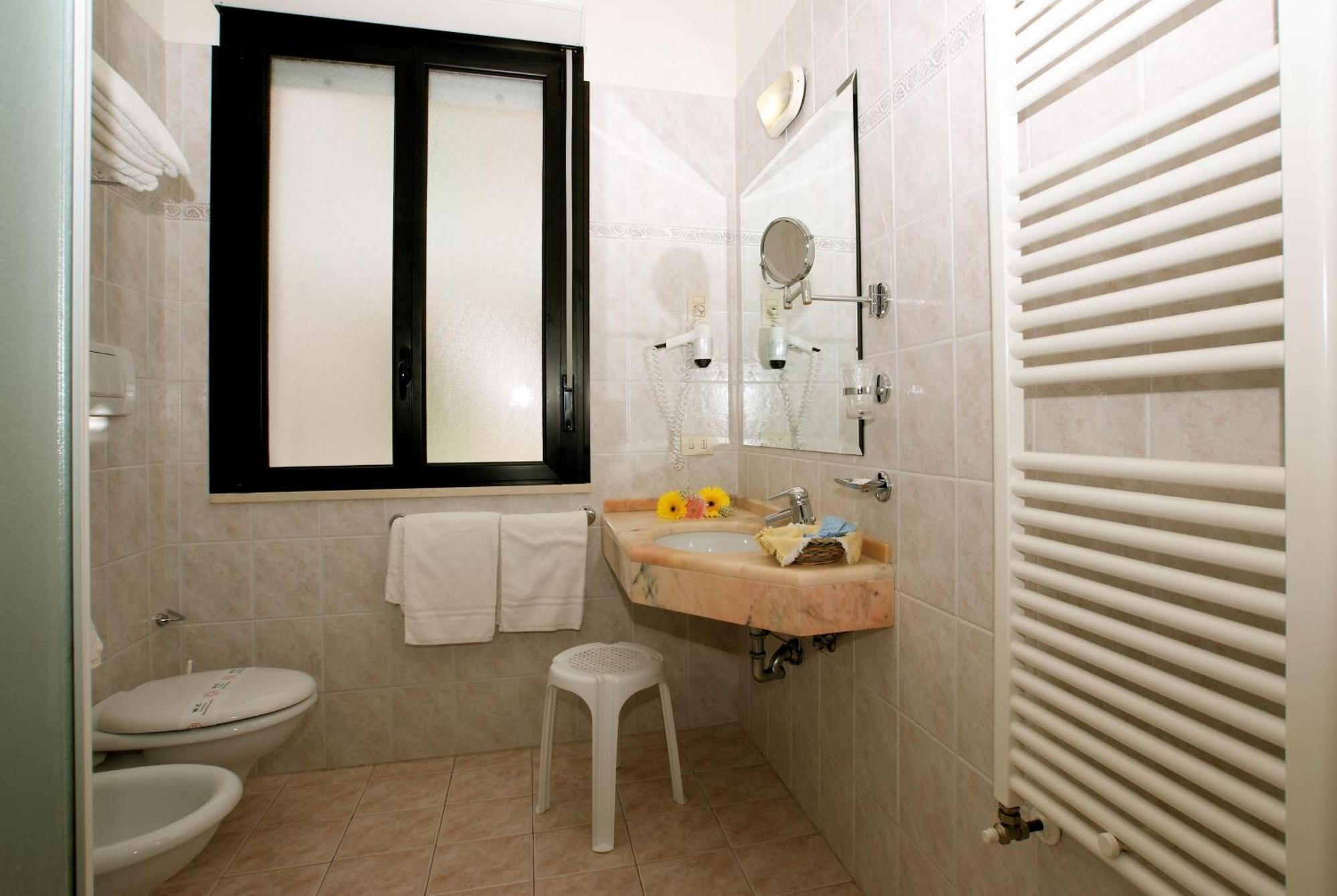 Hotel Athena Cervia Exterior photo