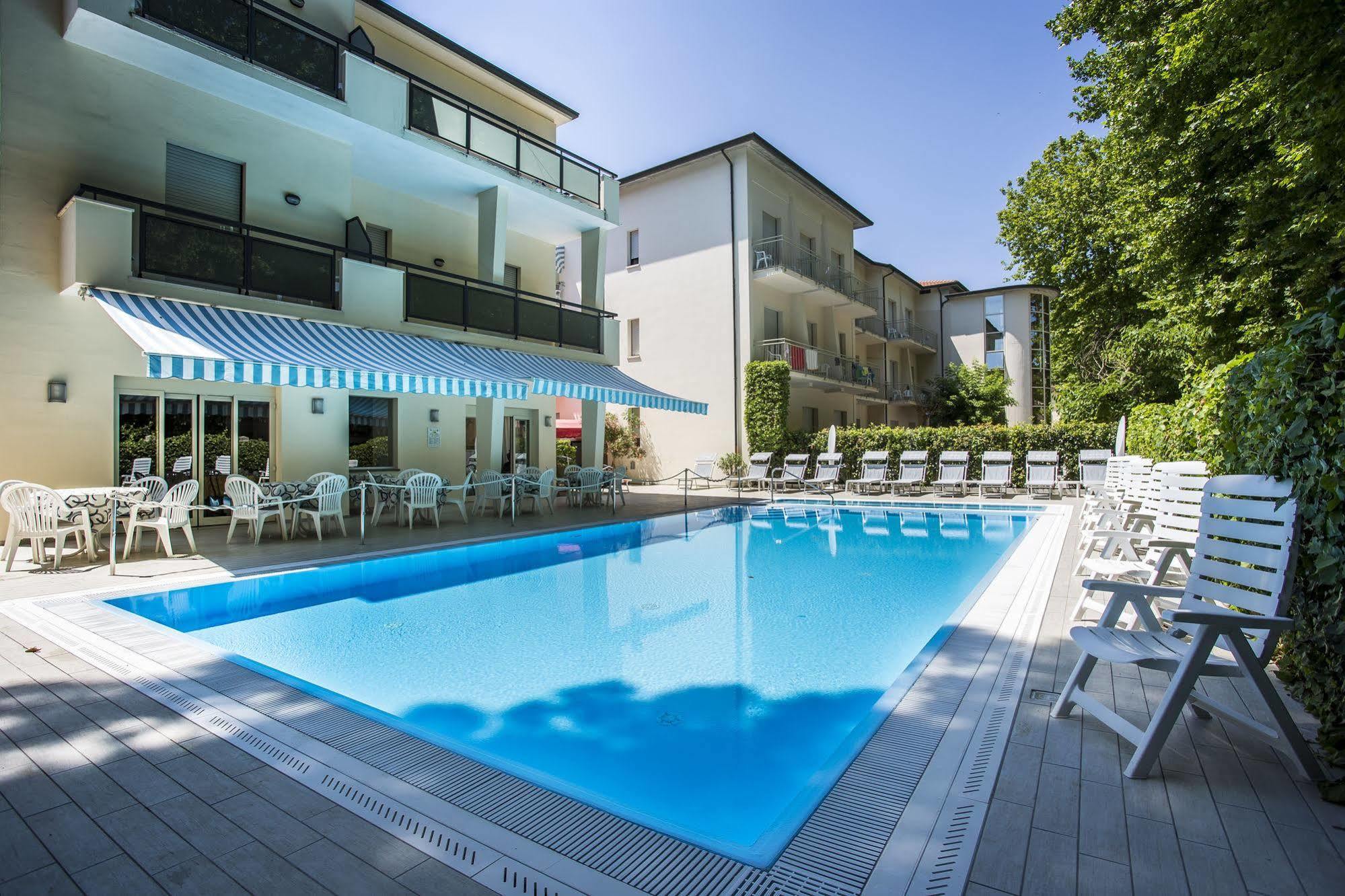 Hotel Athena Cervia Exterior photo