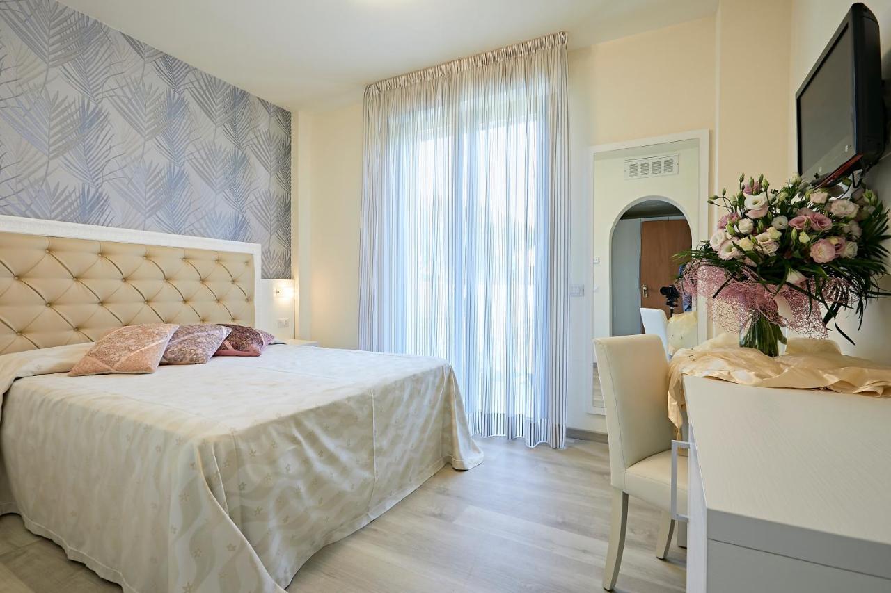 Hotel Athena Cervia Exterior photo