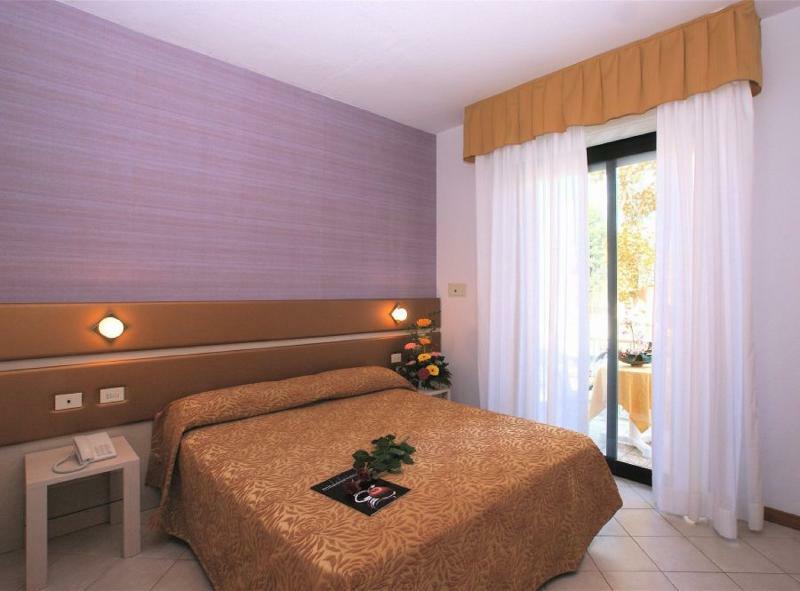 Hotel Athena Cervia Exterior photo